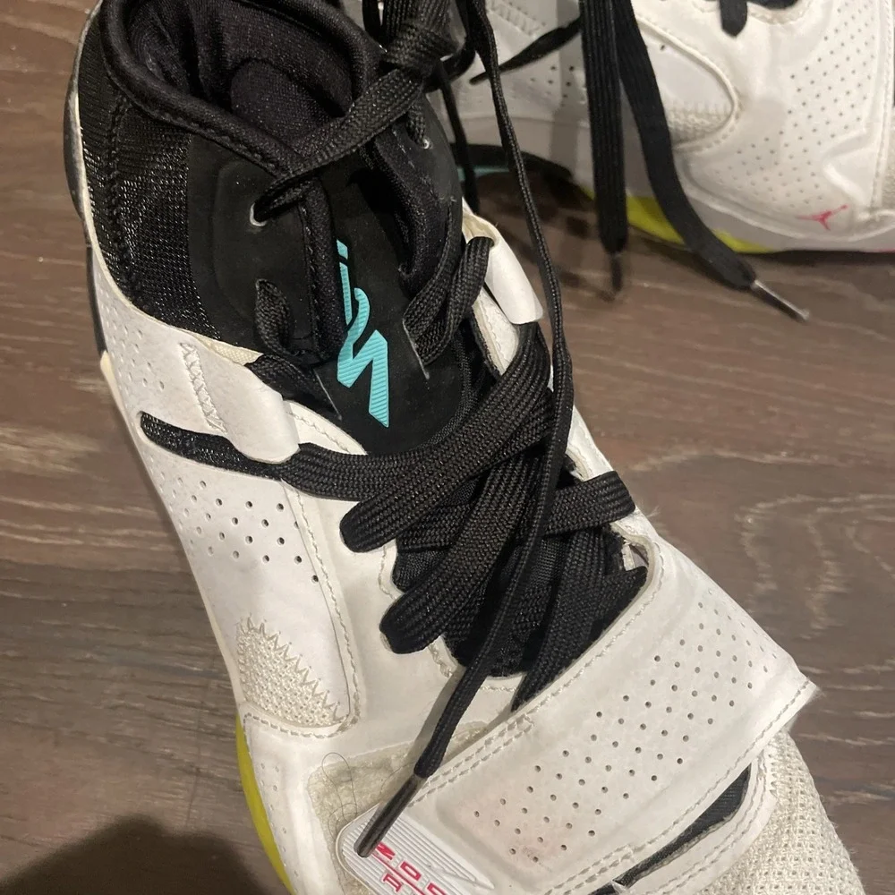 Nike Jordan Zion White Volt